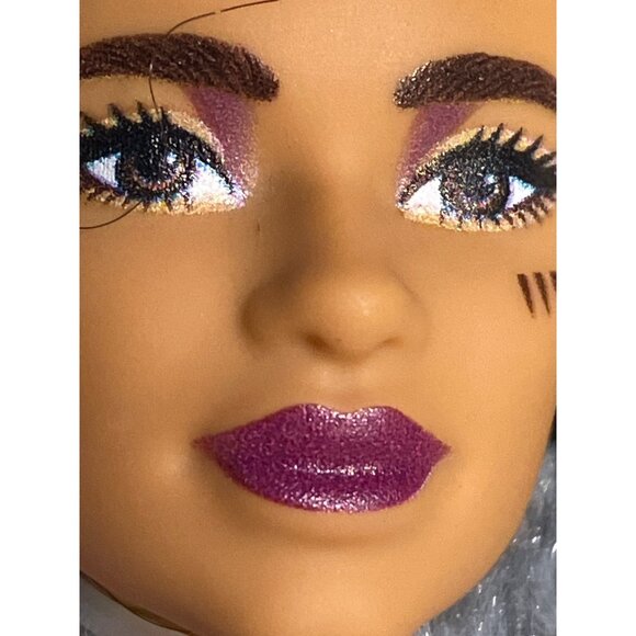 Mattel Disneys Zombies 2, Willa Lykensen Werewolf doll Wearing Rocker Outfit - Picture 3 of 11